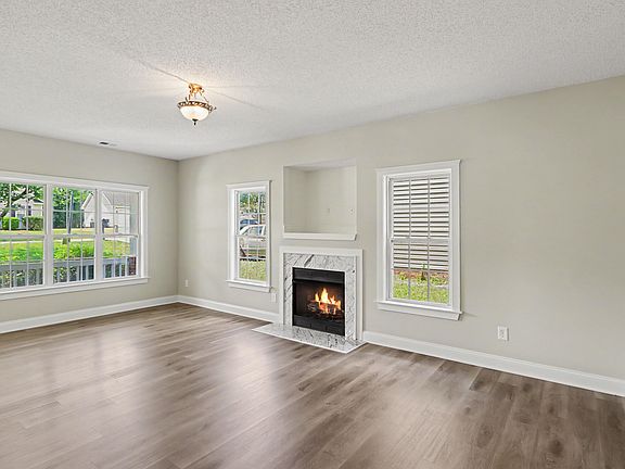 3rd image of 1919 Olsen Ln