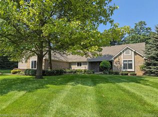 6762 Corrigan Dr, Brighton, MI 48116