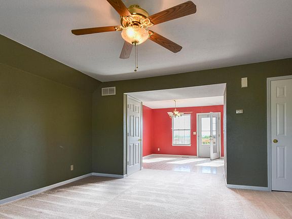 3rd image of 1314 Remington Way