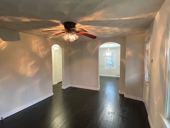 2nd image of 4830 Virginia St