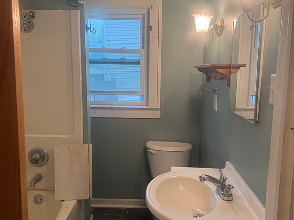 5th image of 140 Berwyck Dr