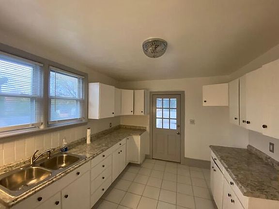 3rd image of 1201 Staunton Ave NW