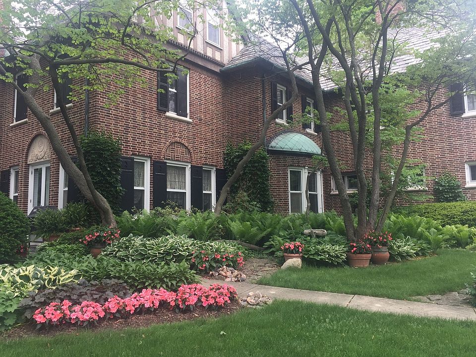 1st image of 1092 Wexford Ct #1092