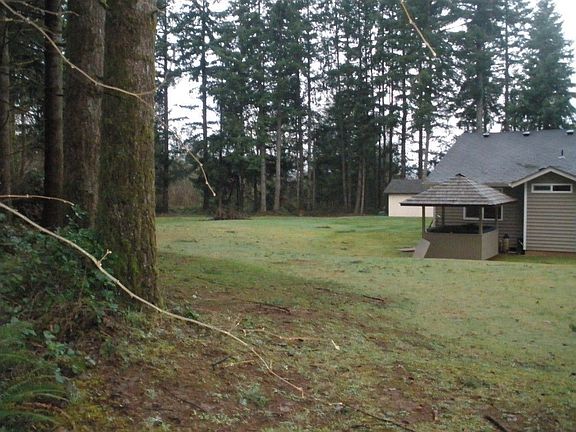 5th image of 594 Studebaker Rd