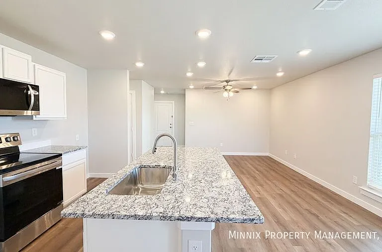 14501 Avenue R — Photo 3