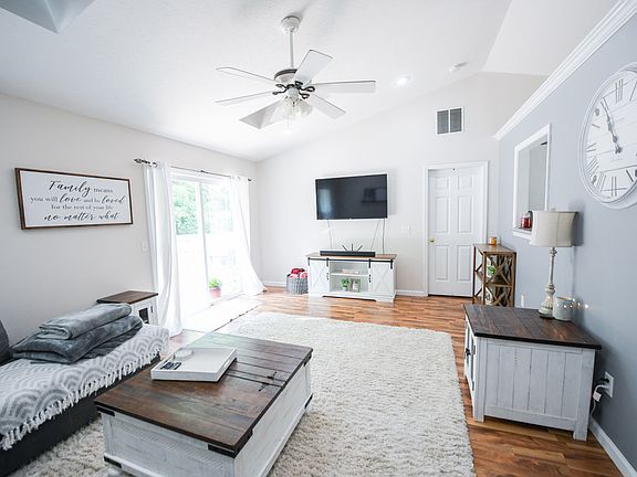 3rd image of 4025 W Ashbrook Ln