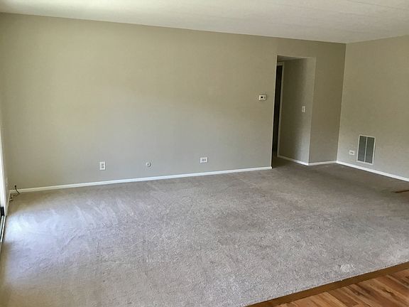 4th image of 150 E Grand Ave APT 104