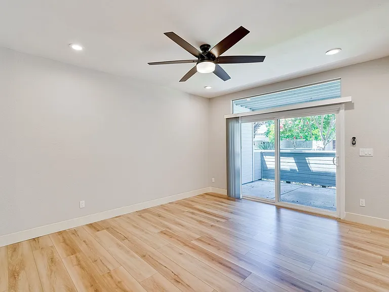 537 Shadow Dance Dr — Photo 5