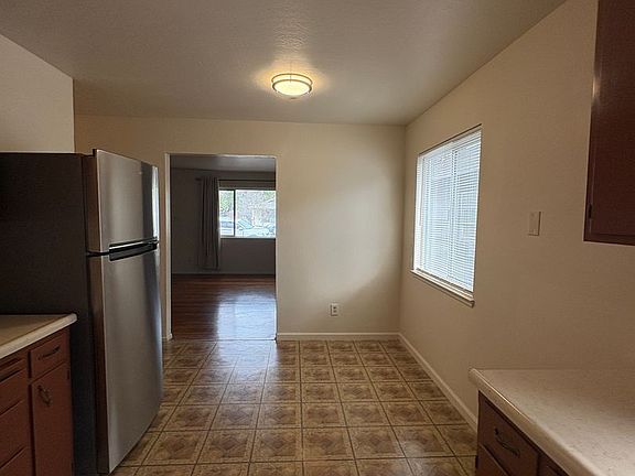 4th image of 820 Bryte Ave