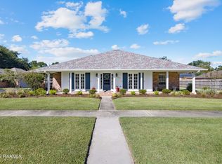 206 Oak Brook Blvd, Lafayette, LA 70508