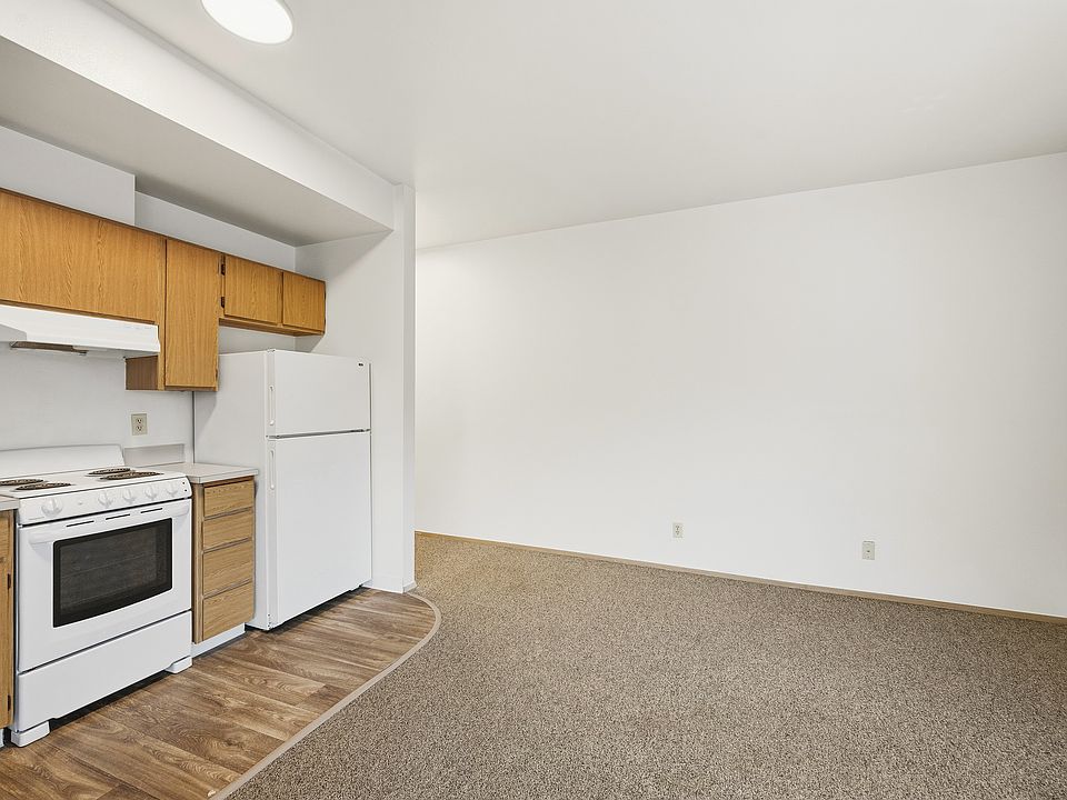 1st image of 103 Vine St #0257e7dbc