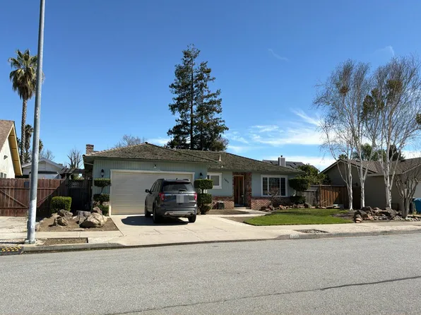 1855 Cushman St, Hollister, CA 95023