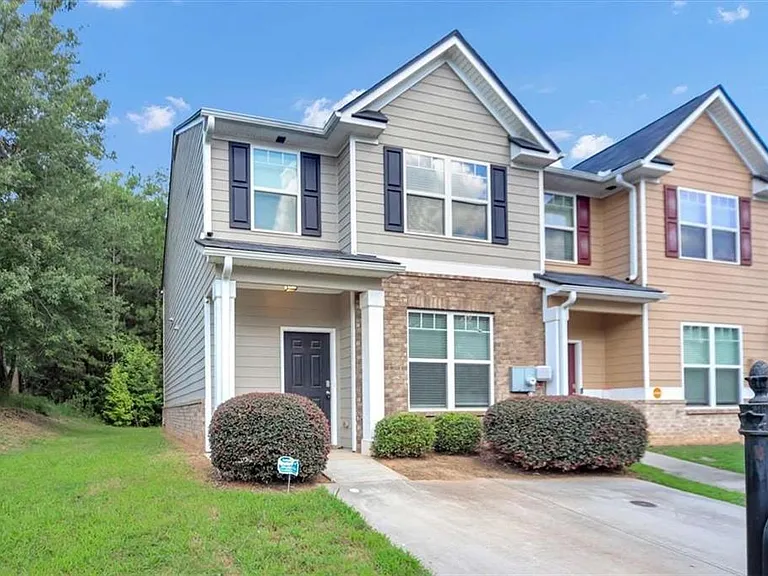 2626 Parrish Ct — Photo 2