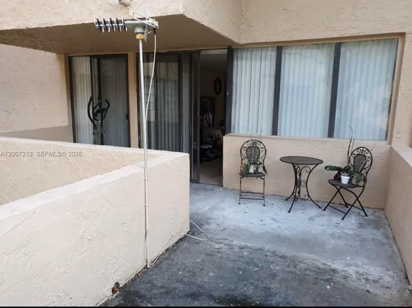 10500 SW 108th Ave APT B211, Miami, FL 33176