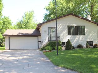 1634 8th St SW, Mason City, IA 50401