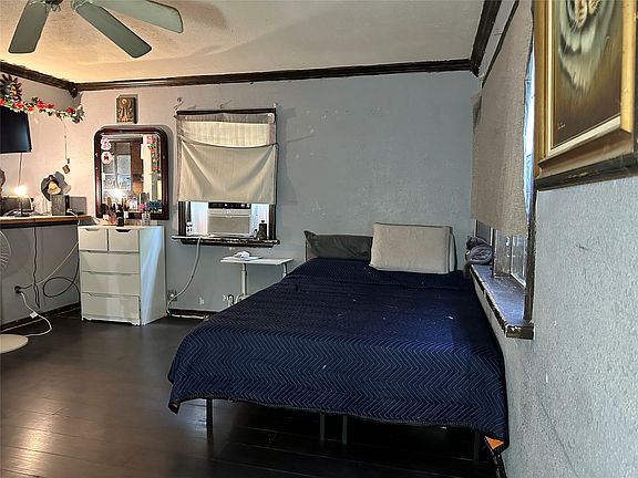 4th image of 1114 Edwards Cir