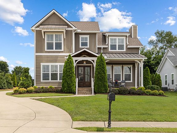 4th image of 998 Spruce Ridge Ln