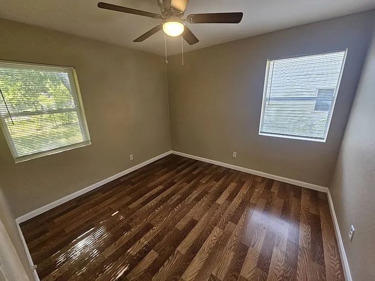 1100 Powell Cir — Photo 5