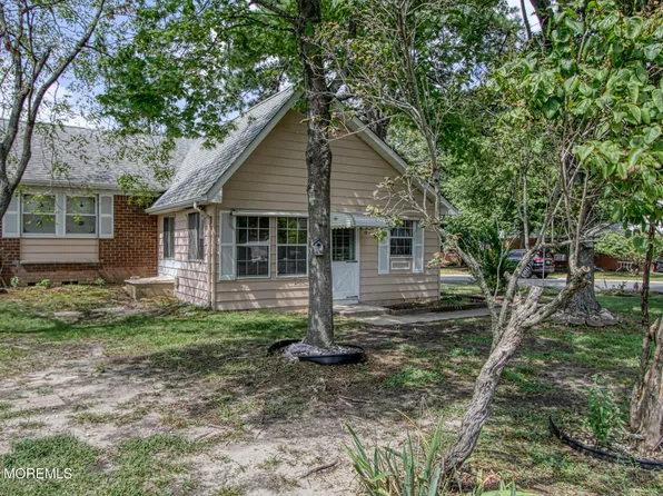 19 A Lexington Drive, Whiting, NJ 08759