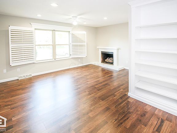 4th image of 1571 Sandringham Ct