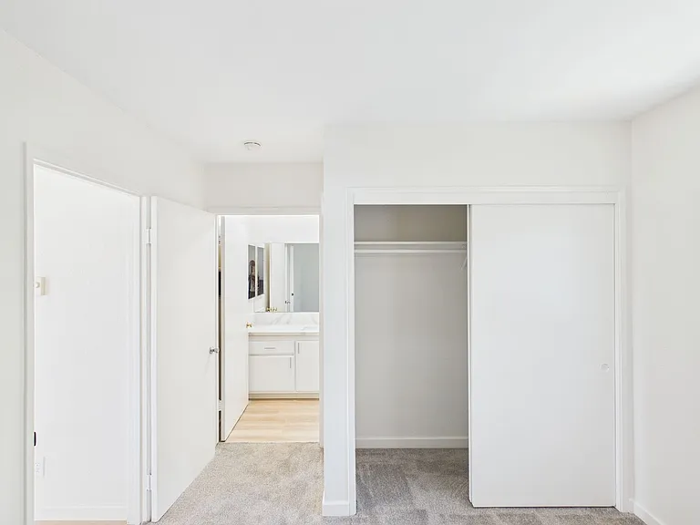 298 Eddie Dr — Photo 17