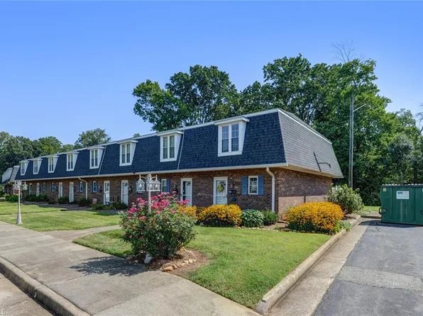 504 Carolyn Ct APT 8C, Eden, NC 27288