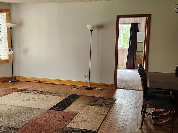 5th image of 1800 Ellis Ave