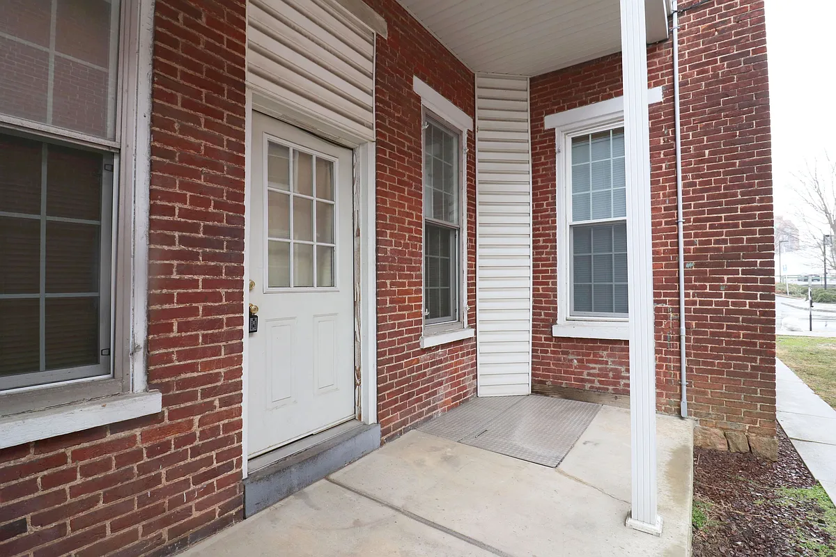 Building Photo - 38 N State St #1