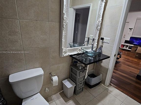 3rd image of 622 15th St #4A