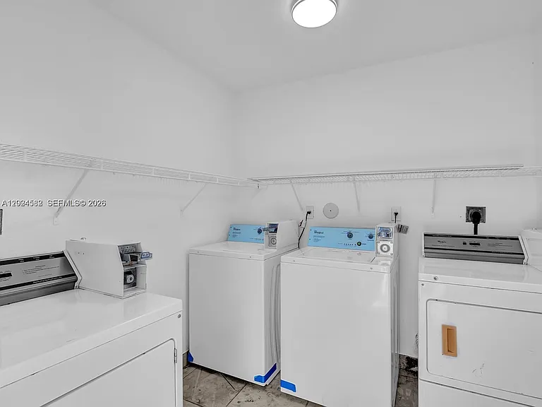 241 NW 40th St #4 — Photo 13