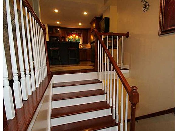 3rd image of 12 Carter Dr