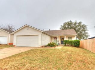 1010 Hunting Horse Trl, Norman, OK 73071