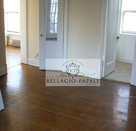 2nd image of 545 1/2 W Arlington Pl APT 206