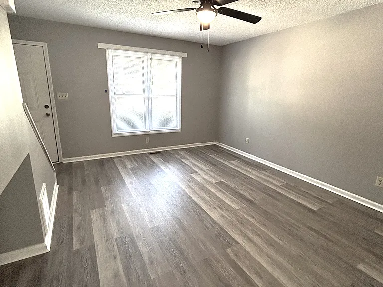 2864 Mountcrest Cir NW — Photo 6