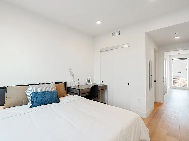5751 Lexington Ave #201 — Photo 6