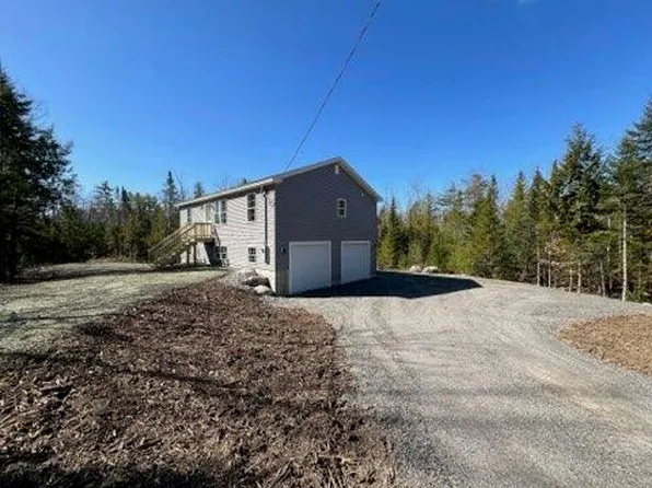 4 Saratoga Road, Harrison, ME 04040