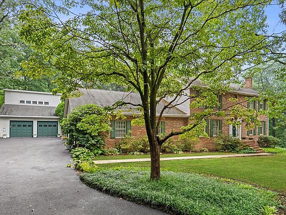 2nd image of 673 Wellerburn Ave