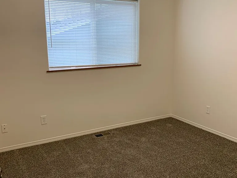 8160 Williwa Ave #B — Photo 31