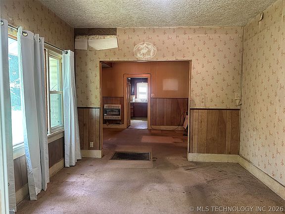 2nd image of 631 S Alabama Ave