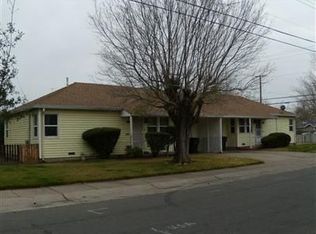 3825 42nd St, Sacramento, CA 95820