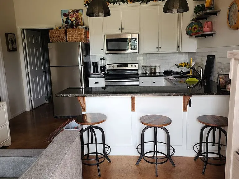 342 Meadow Rd #A — Photo 2