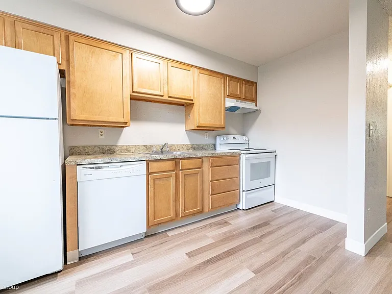 2232 SE Pine St — Photo 24