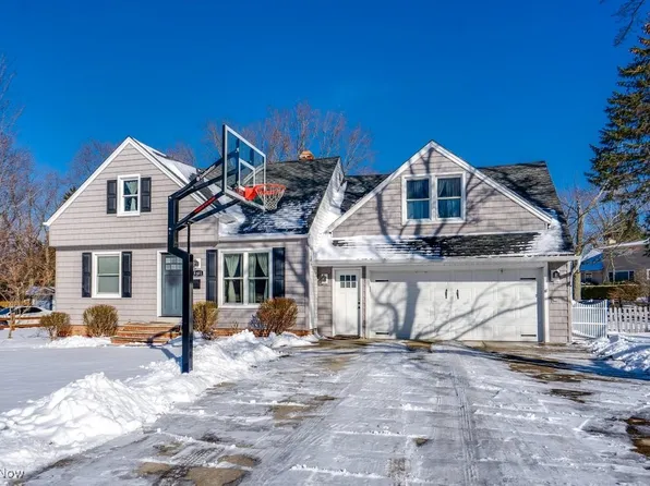 5381 Robinhood Dr, Willoughby, OH 44094