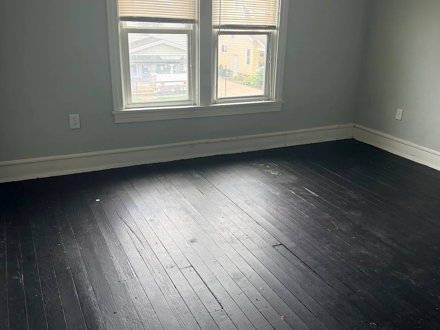3 bed, 1400 sqft, $900 — Photo 3
