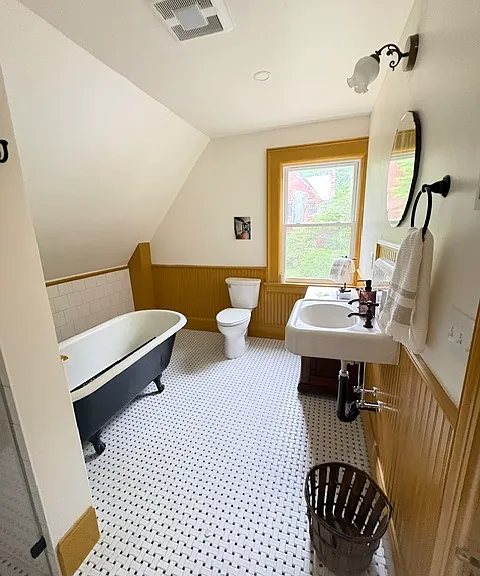 138 Walker St — Photo 23