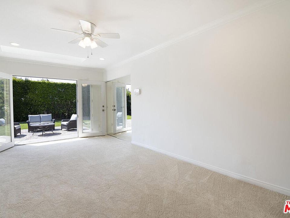 2nd image of 2513 N Dundee St #1