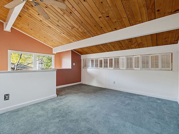 5th image of 127 Holly Frst