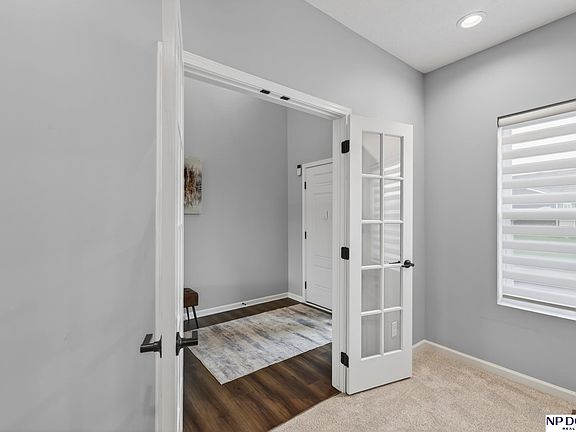 5th image of 21101 Butler Ave