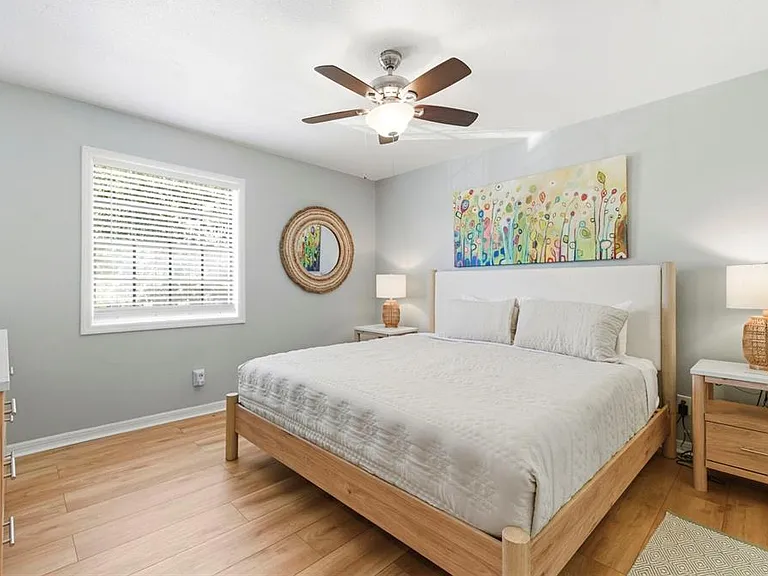 201 Pompano Dr SE #C — Photo 27