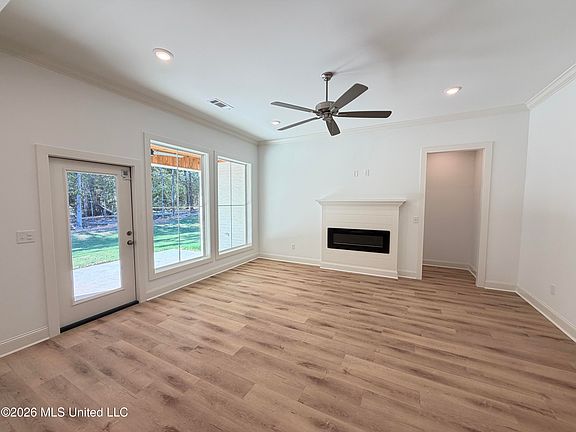 5th image of 220 Anderson Oaks Dr